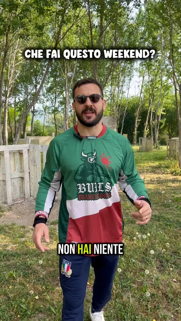 Giocatore con la maglia dei Bulls Franciacorta al campo