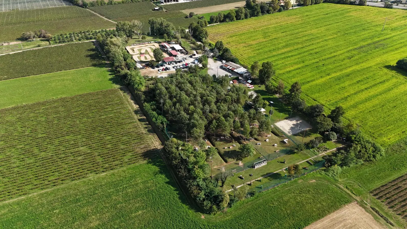 Vista aerea del campo di paintball a Gussago