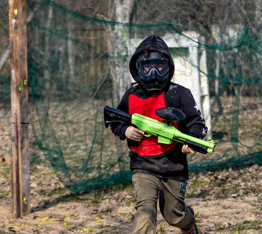 Bambini in azione sul campo kids